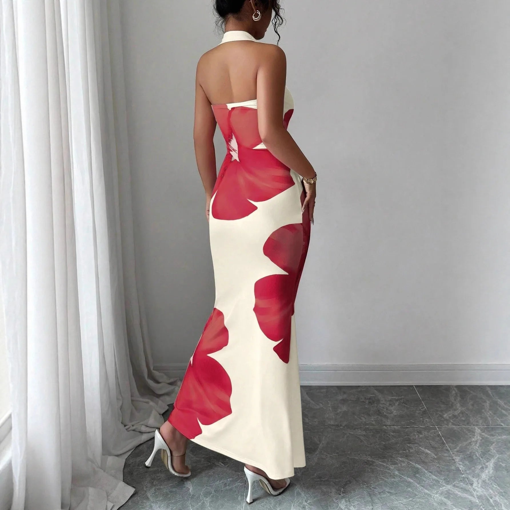 Vestido largo ajustado estampado con escote halter y espalda descubierta para mujer, nuevo estilo de moda 2026.