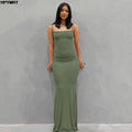 Vestido largo ajustado sin mangas y con espalda descubierta elegantes y ceñidos al cuerpo.