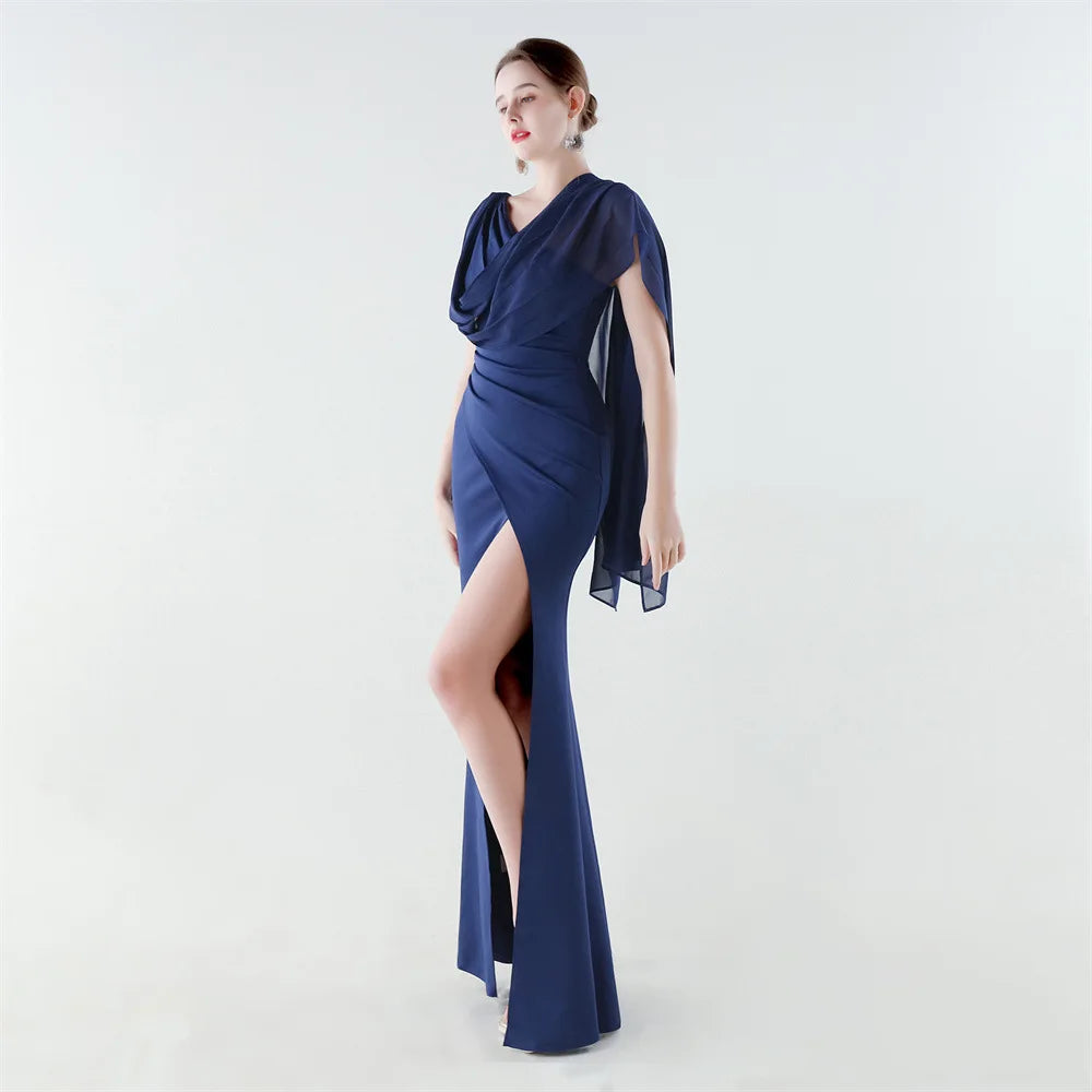 elegante vestido de sirena con abertura alta, corte ajustado, ideal para fiestas y graduaciones.