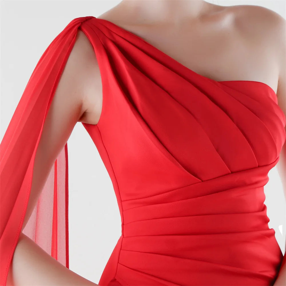 elegante vestido de sirena con abertura alta, corte ajustado, ideal para fiestas y graduaciones.