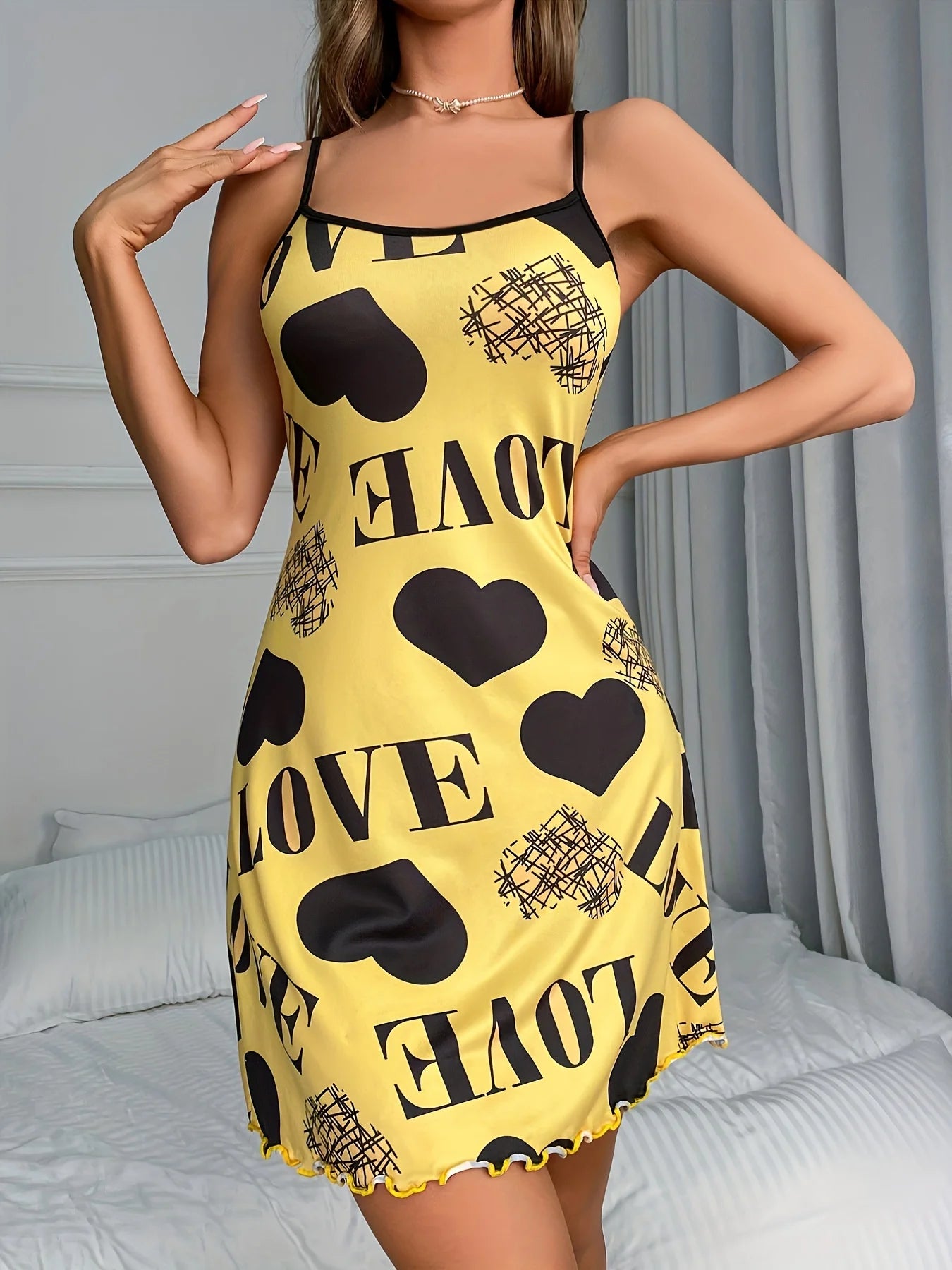 Camisón de verano para mujer, sin espalda, con estampado de corazones LOVE, suave y transpirable, con volantes en el bajo y cuello redondo.
